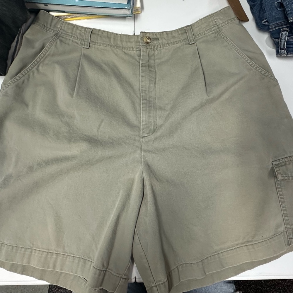 Eddie Bauer Tan Cargo Shorts Relaxed Fit